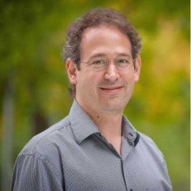 headshot of David Reis